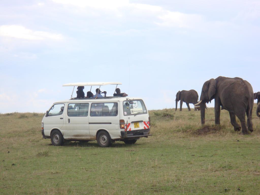 Enchoro Wildlife Camp Hotel Ololaimutiek Exterior foto