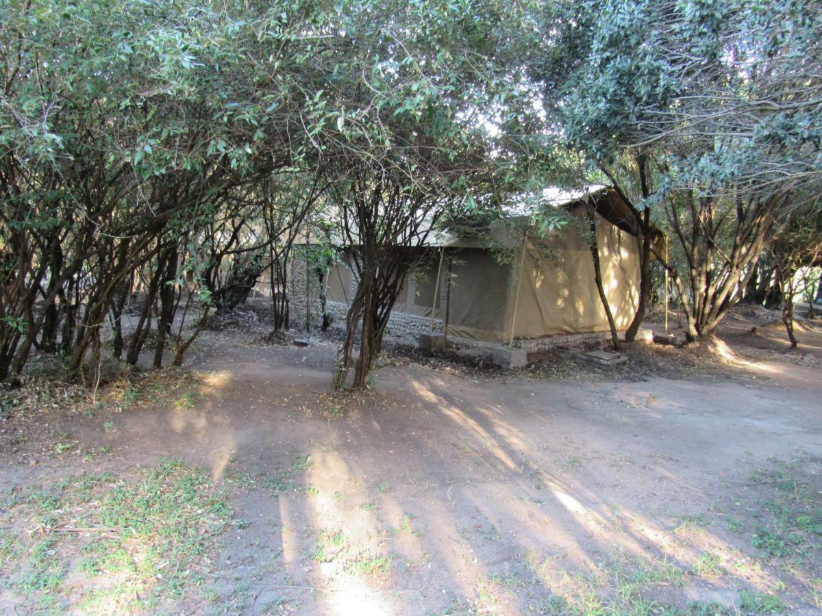 Enchoro Wildlife Camp Hotel Ololaimutiek Exterior foto
