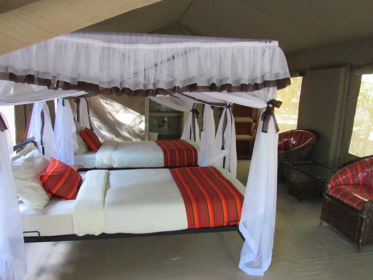 Enchoro Wildlife Camp Hotel Ololaimutiek Exterior foto