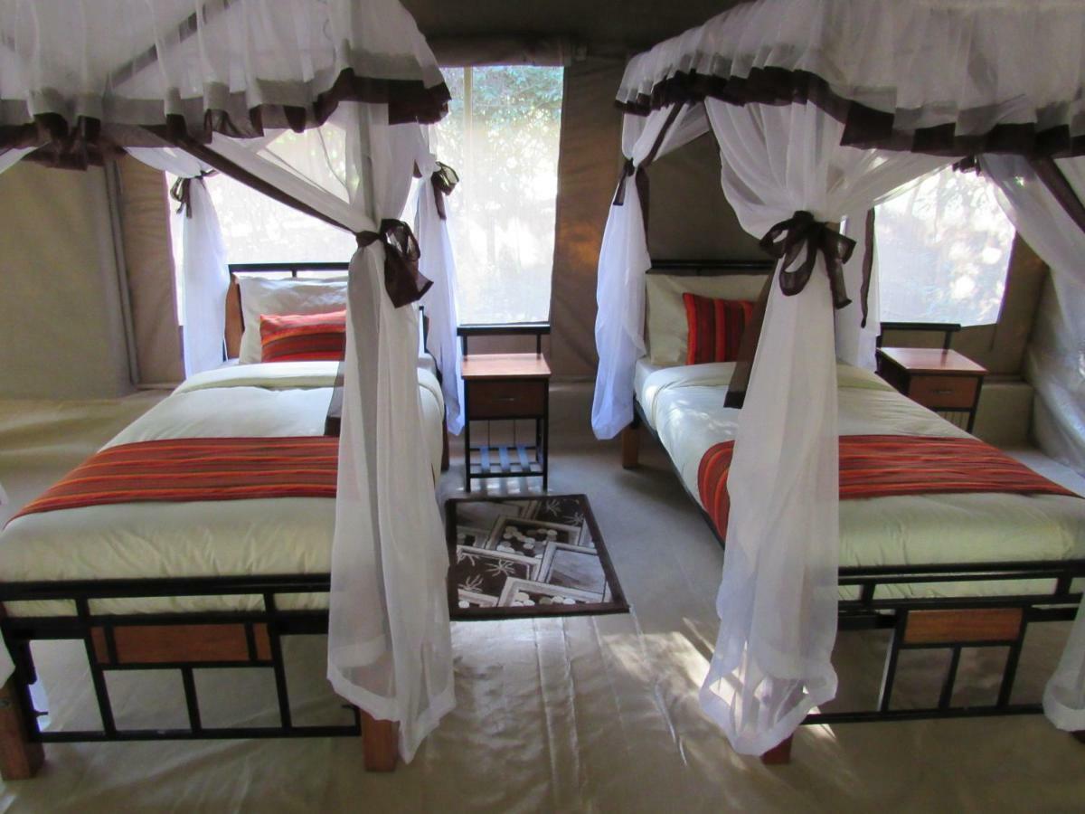 Enchoro Wildlife Camp Hotel Ololaimutiek Exterior foto