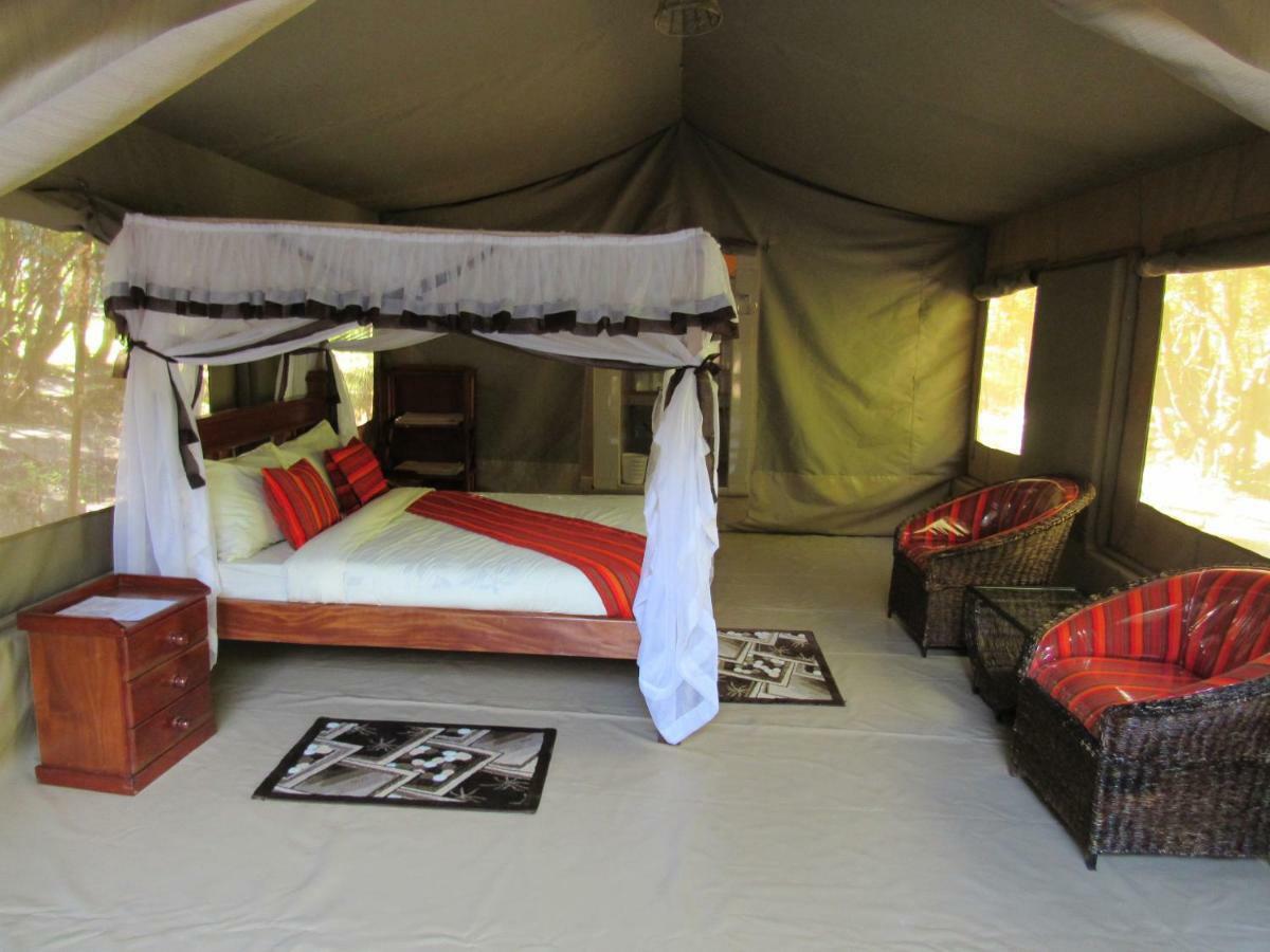 Enchoro Wildlife Camp Hotel Ololaimutiek Exterior foto