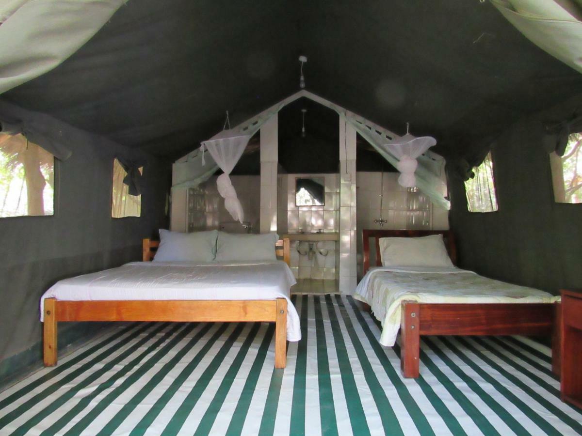 Enchoro Wildlife Camp Hotel Ololaimutiek Exterior foto