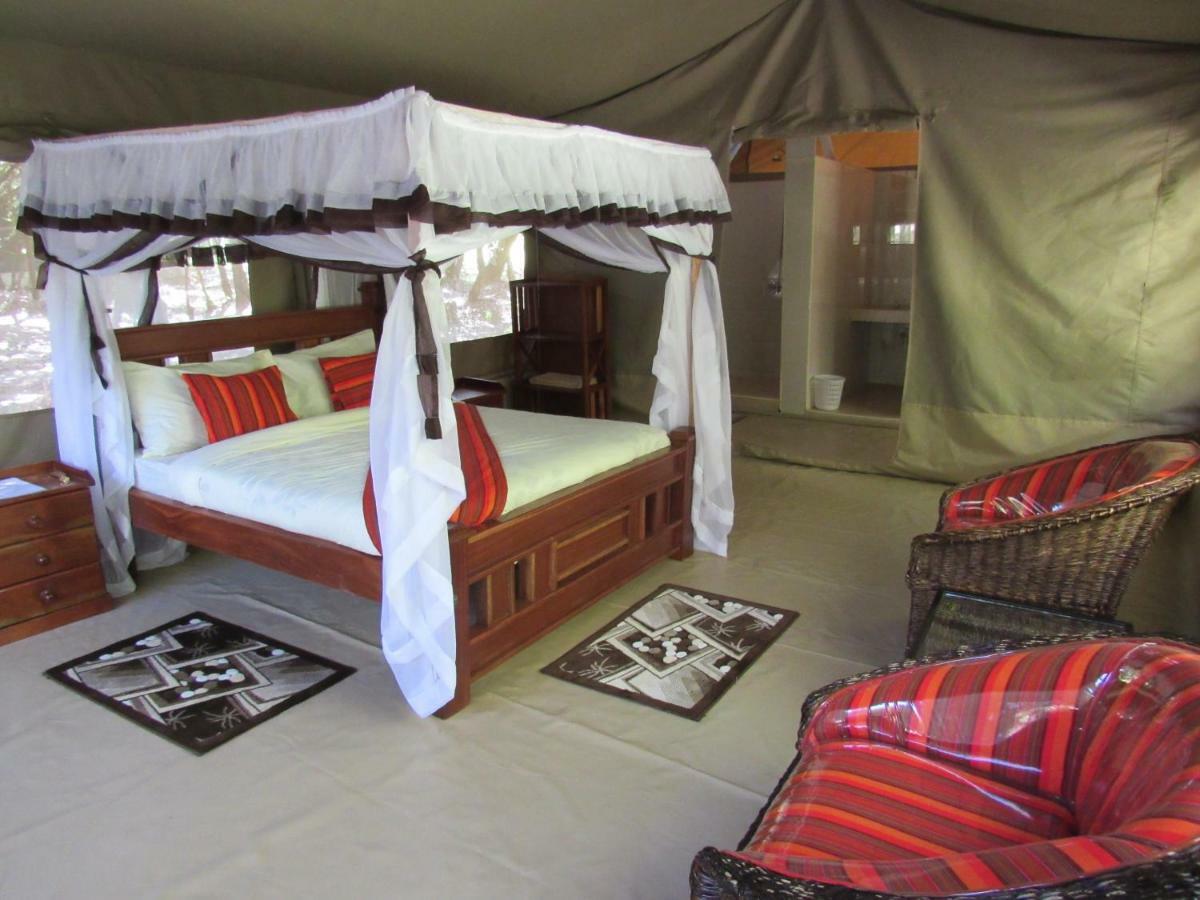 Enchoro Wildlife Camp Hotel Ololaimutiek Exterior foto
